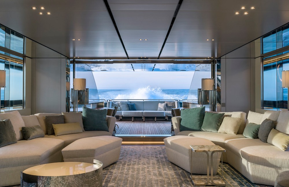 YACHT FLYING DAGGER